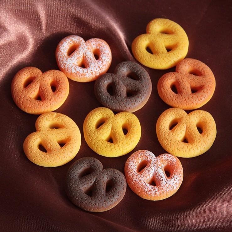 HN * Charm mô hình bánh churro cho các bạn làm trang trí vỏ điện thoại, nhà búp bê, DIY