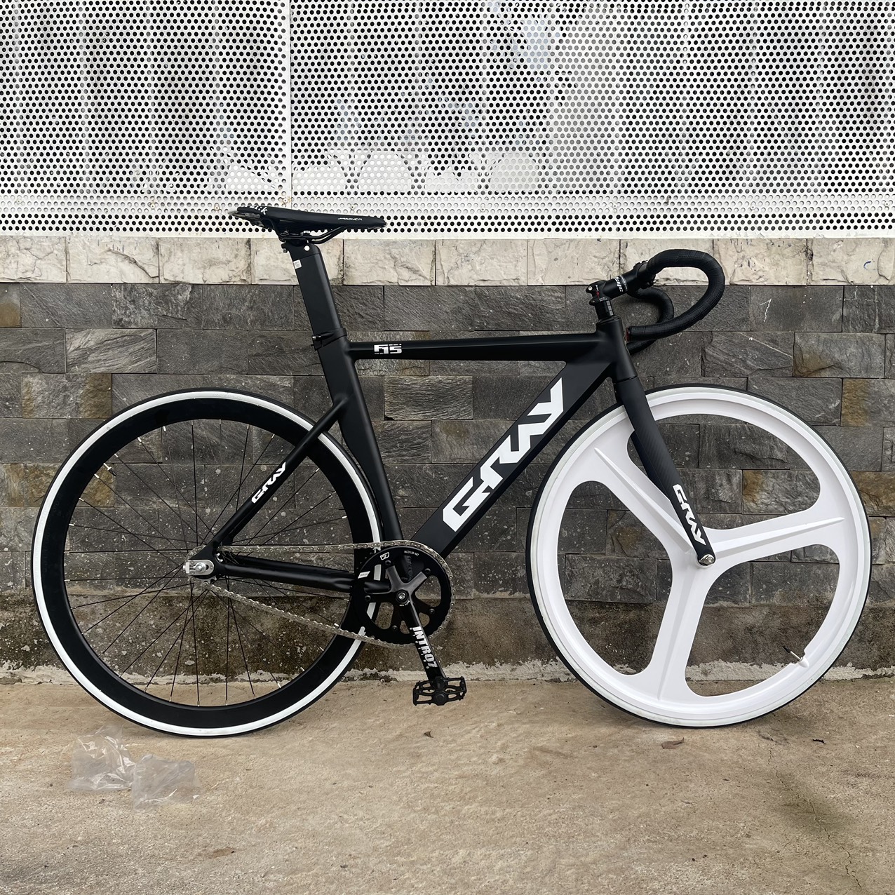 Xe đạp fixed gear GRAY F15 cấu hình nâng cao trước 3 đao