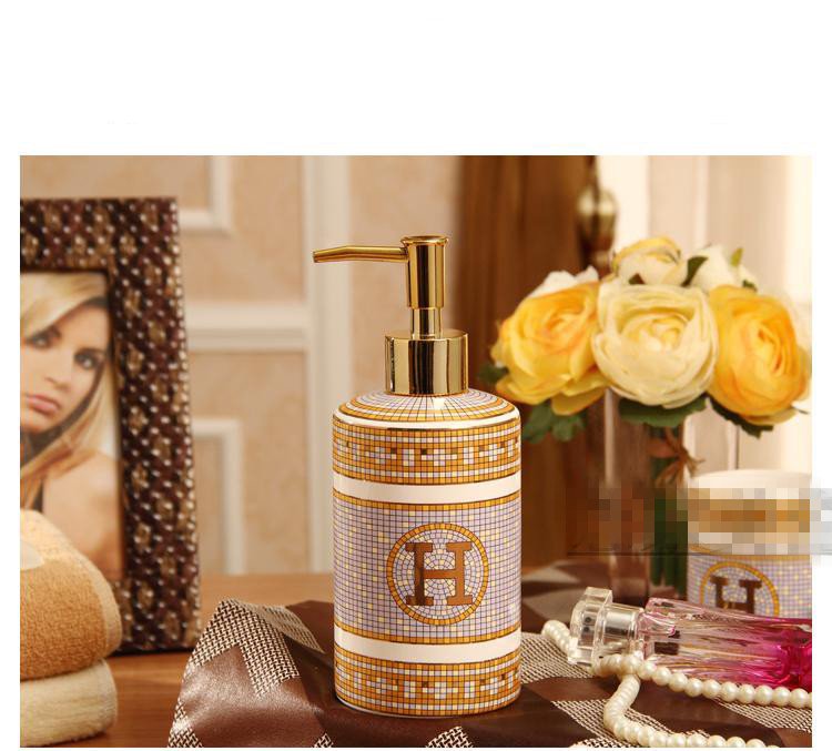Set nhà tắm HERITAGE EUROPEAN BATHROOM SET