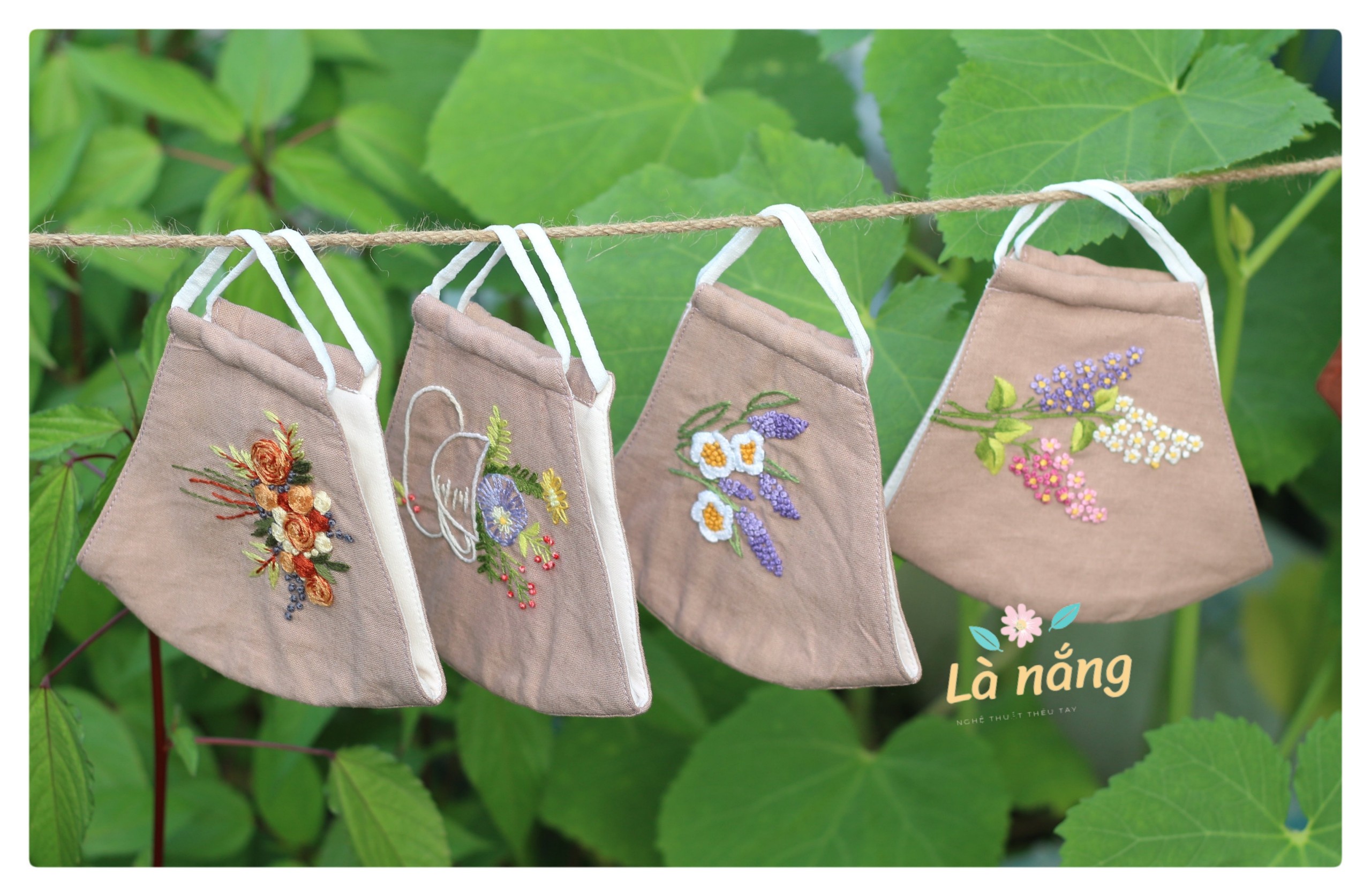 Khẩu trang vải linen thêu tay 3 lớp kháng khuẩn mẫu đẹp