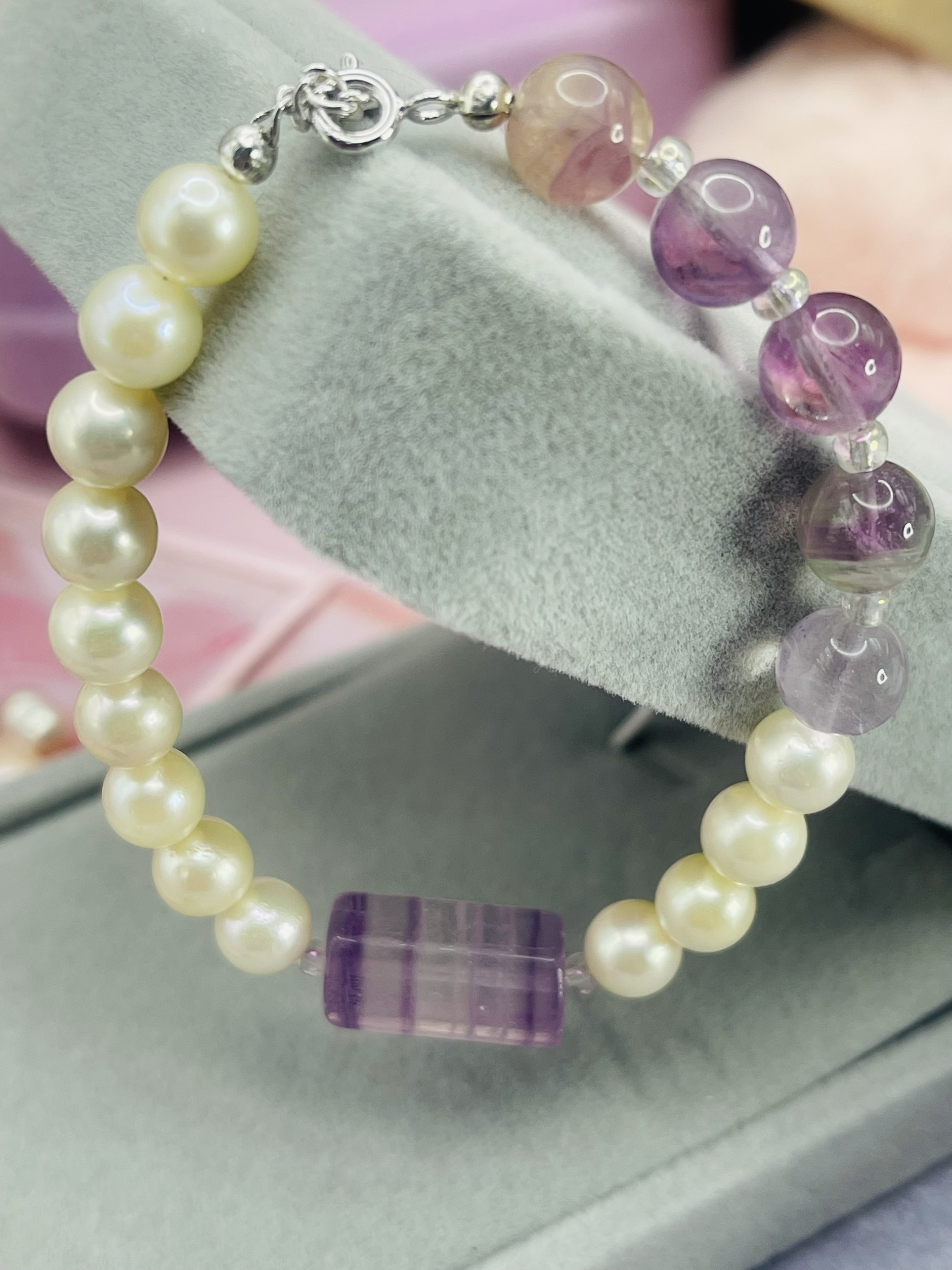 Lắc tay trai mặn Akoya và Đá Florite tím