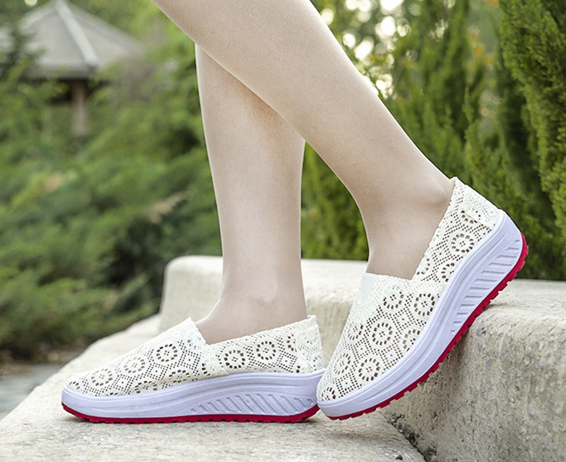 Giày slip on ren đế bánh mì S106