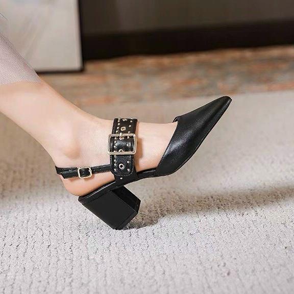 Sandal bít mũi nhọn quai ngang đục lỗ quai cài - 7P