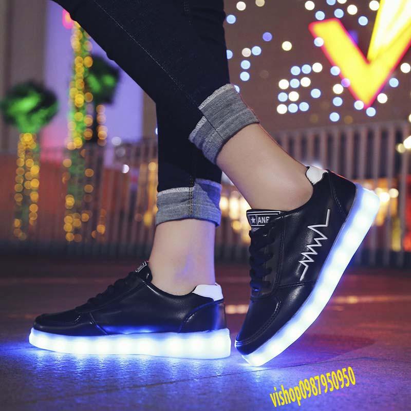 GIÀY PHÁT SÁNG NHỊP TIM MÀU ĐEN