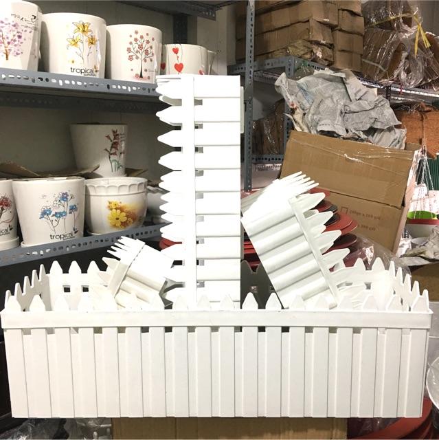 Combo 2 Chậu Ban Công, Sân Thượng Vuông/dài Hàng Rào Đa Năng + Đế Lót giữ nước