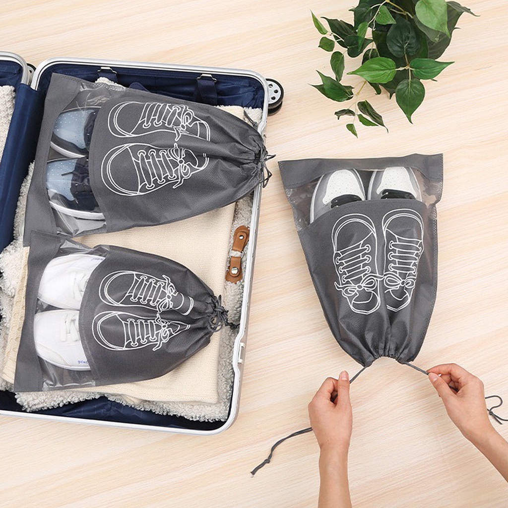 Túi đựng giày có dây rút tiện lợi khi mang đi du lịch