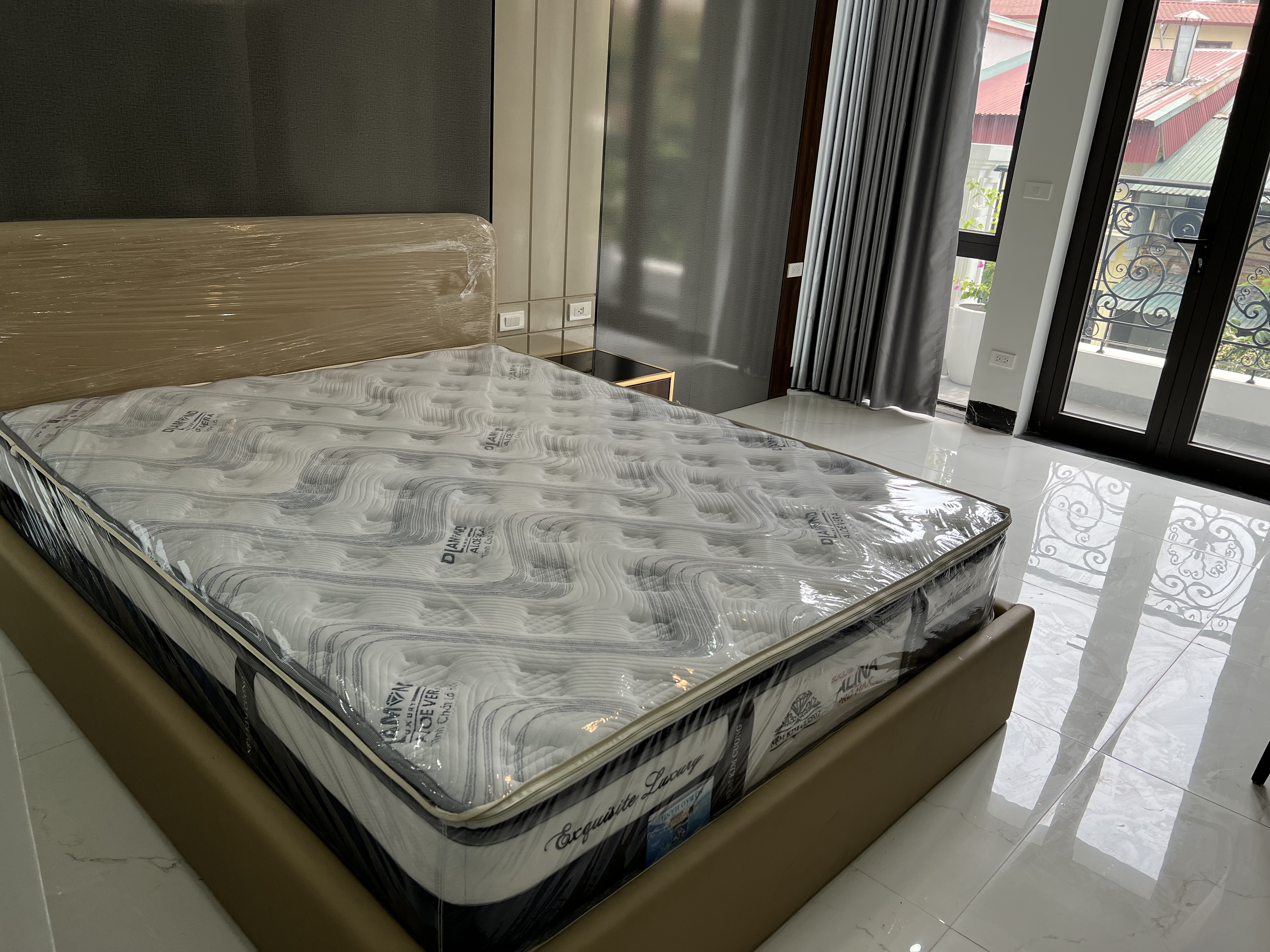 Đệm lò xo EUCOIL Alina Pro max Kim Cương 180X200 Rẻ Nhất Sàn