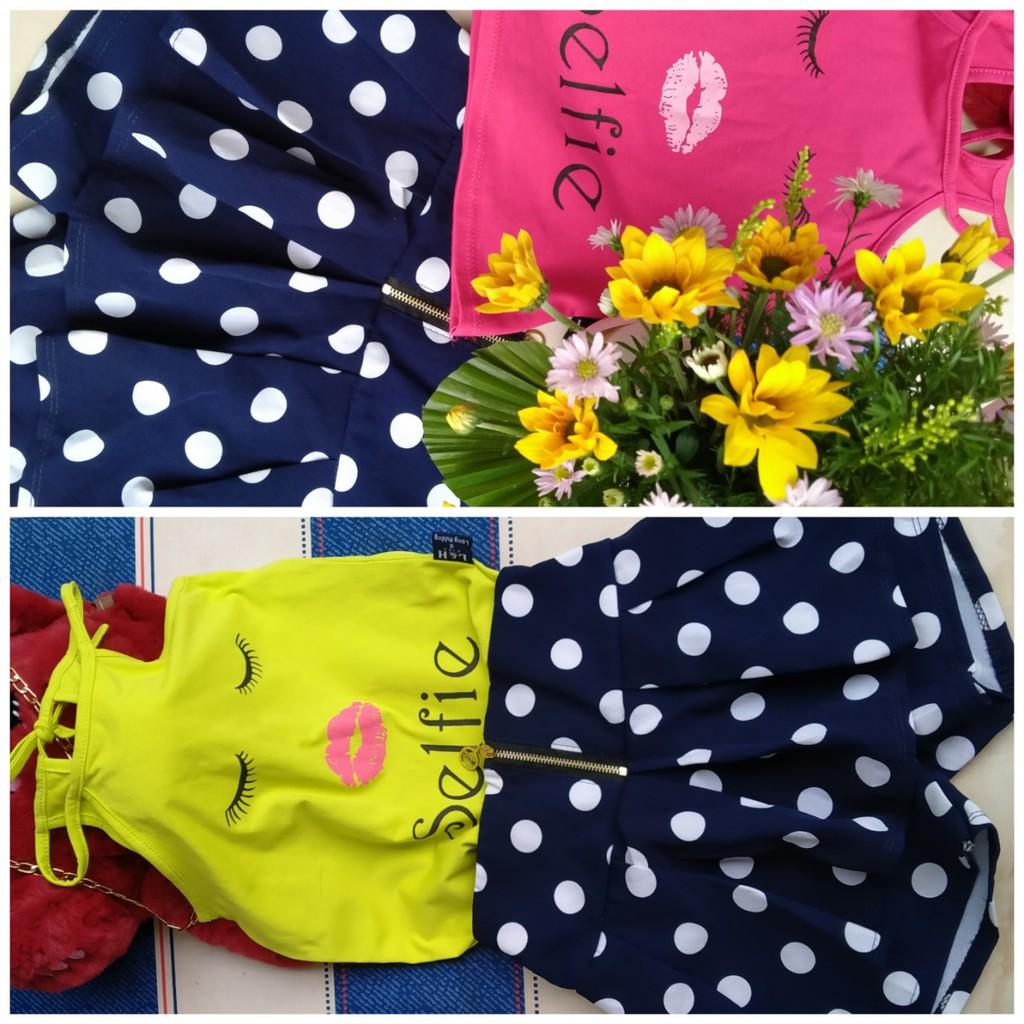 Set đồ bé gái gồm áo yếm thun cotton phối quần may kiểu giả váy vải kate lụa xanh chấm bi trắng