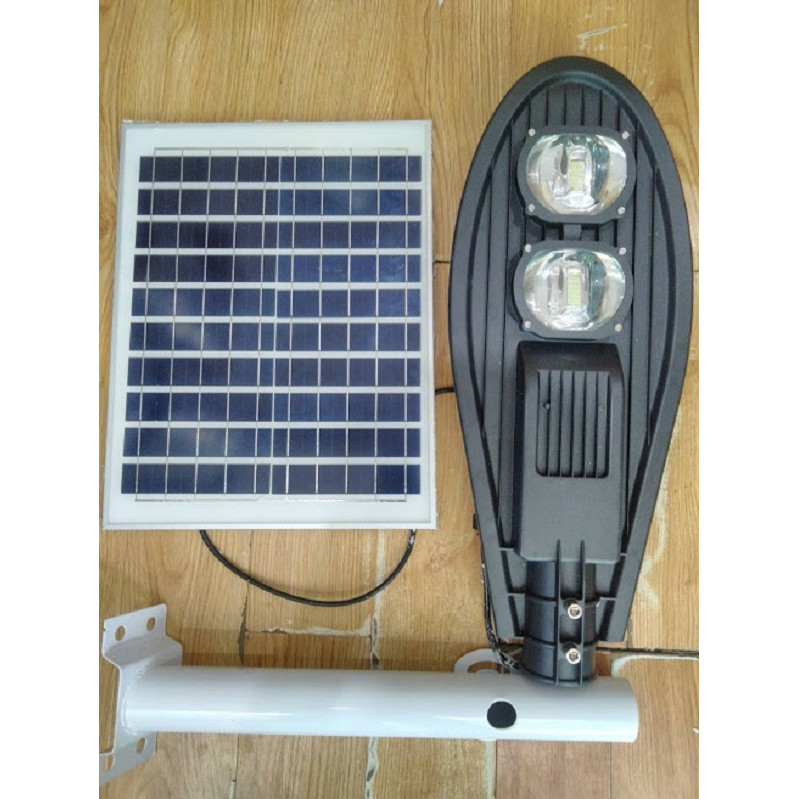 Led 100w năng lượng mặt trời cho sân vườn