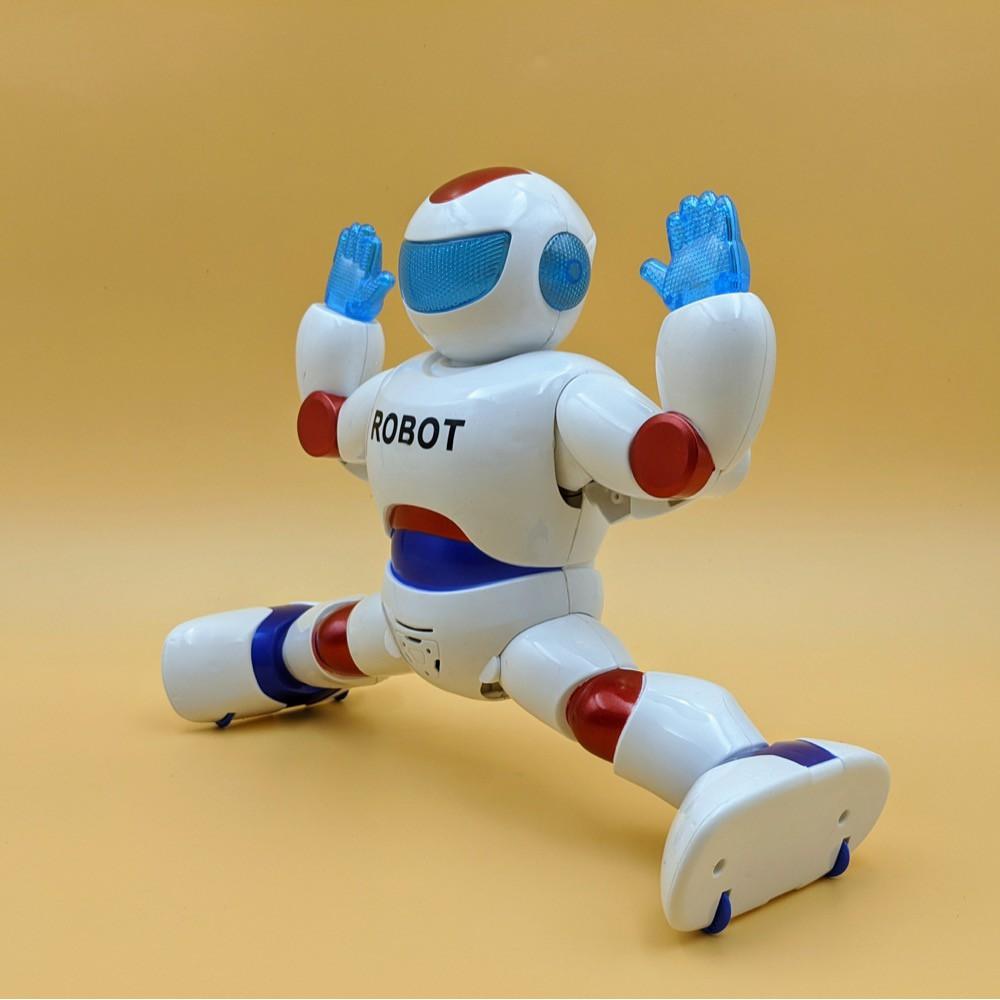 Robot biểu diễn theo nhạc - 3995B