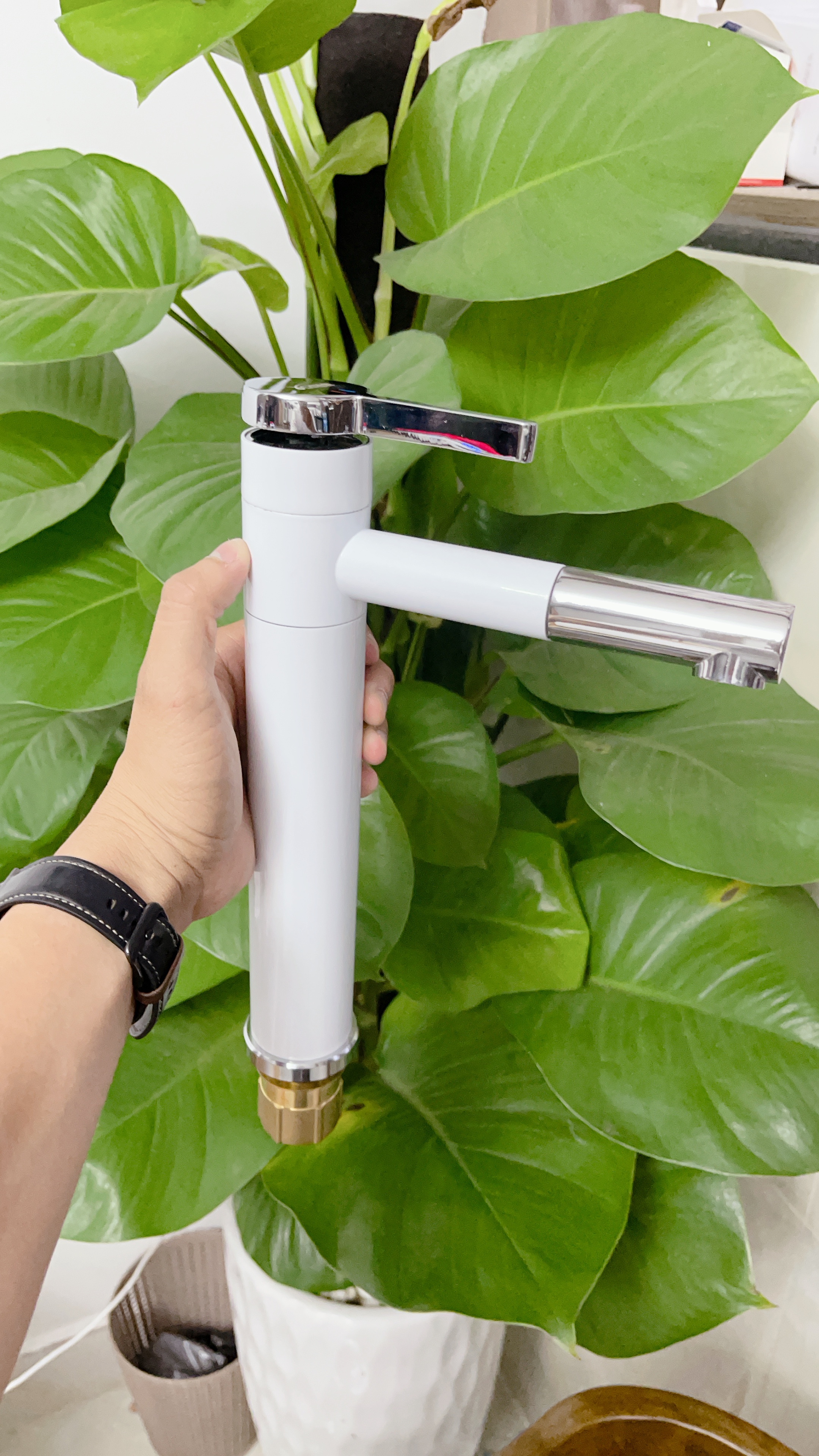 Vòi Lavabo nóng lạnh tĩnh điện trắng 30cm cao cấp