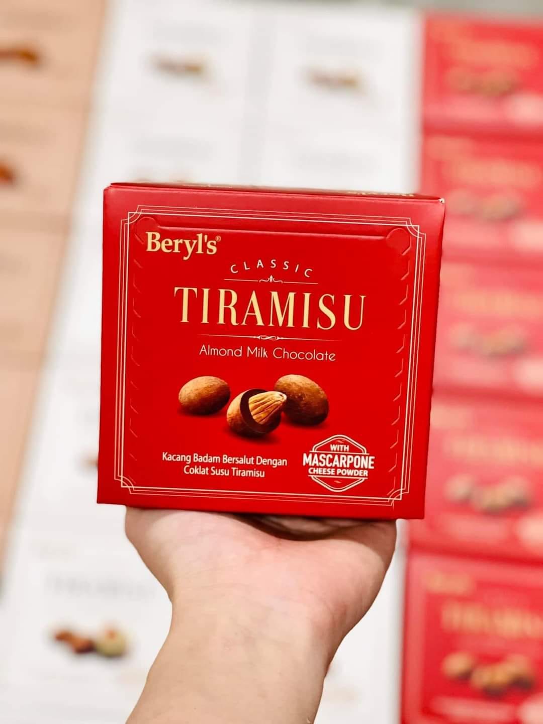 Socola Sữa Hạnh Nhân Beryl's Hạnh Nhân Tiramisu Có Thêm Phô Mai Mascarpone 65G