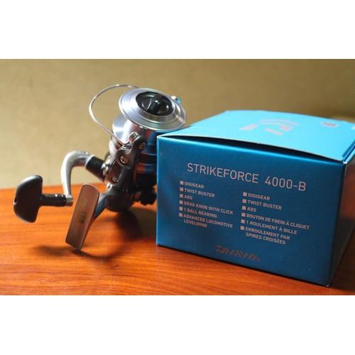 Máy câu cá đứng DAIWA Strike Force
