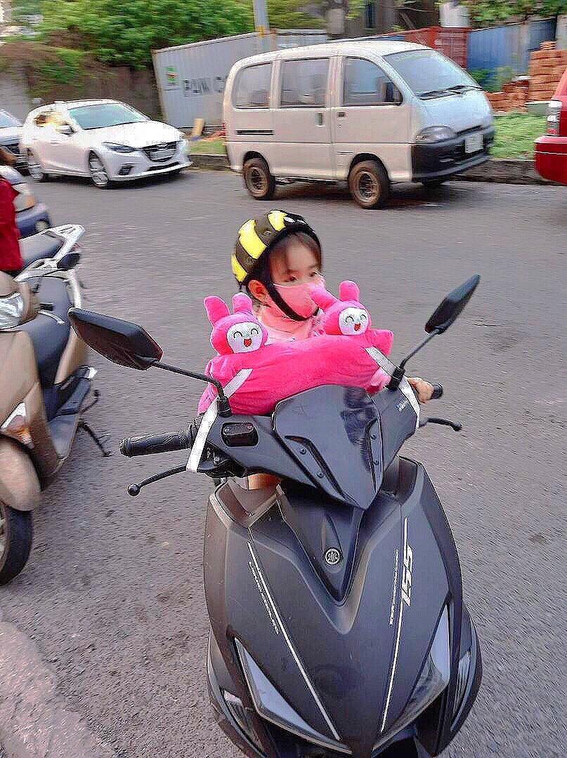 ( Hàng có sẵn ) Ghế ngồi xe máy NVX cho bé, GHẾ GA XẾP SẮT SƠN TĨNH ĐIỆN