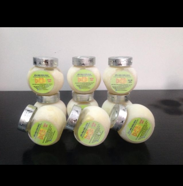 Combo 24 lọ thủy tinh nhỏ 50ml mẫu Tròn Dẹt kiểu Nghiêng - nắp nhựa màu bạc – hủ nhỏ chuyên dùng đựng mật ong, sữa ong chúa, thực phẩm, mỹ phẩm