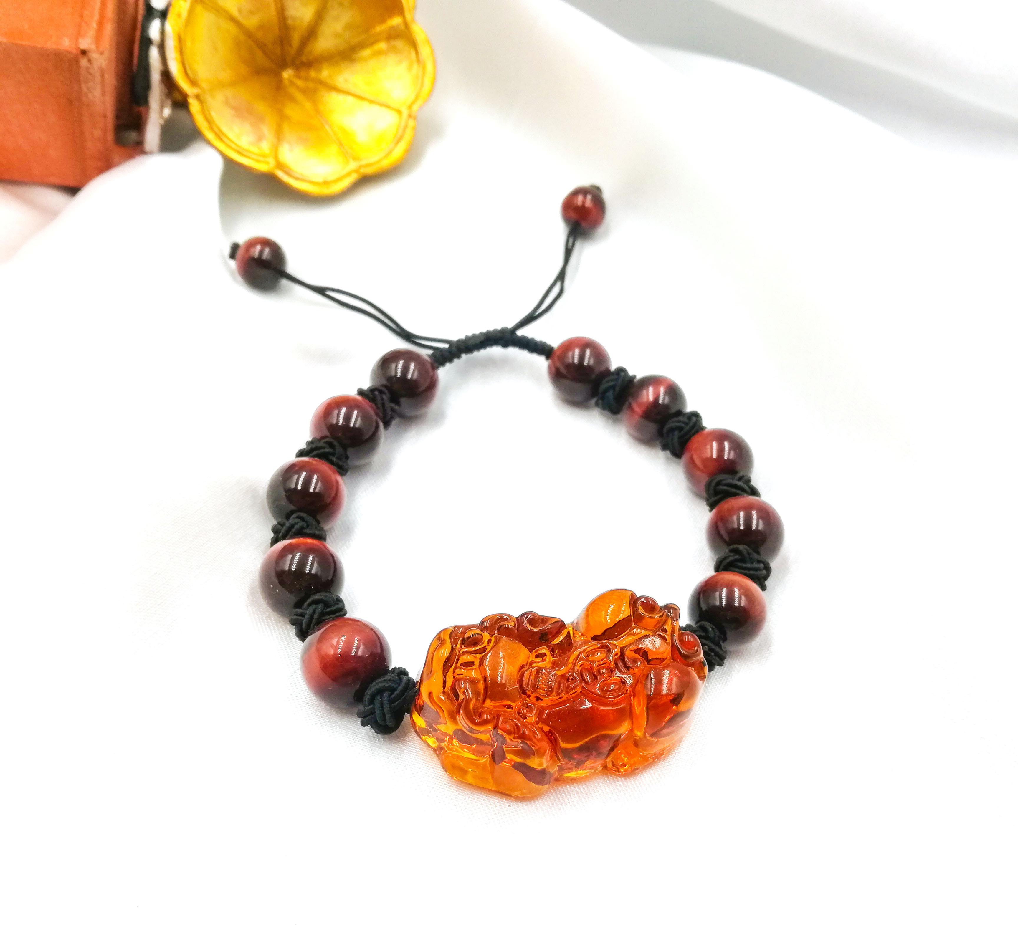 Vòng Tay Thắt Dây Tỳ Hưu Topaz Đỏ Phối Đá Mắt Hổ