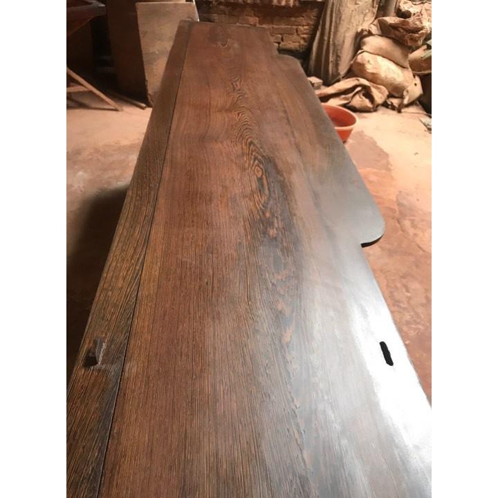 Kệ tivi kiểu cột nho gỗ mun đuôi công