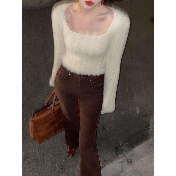 Áo croptop len lông cổ vuông tay loe