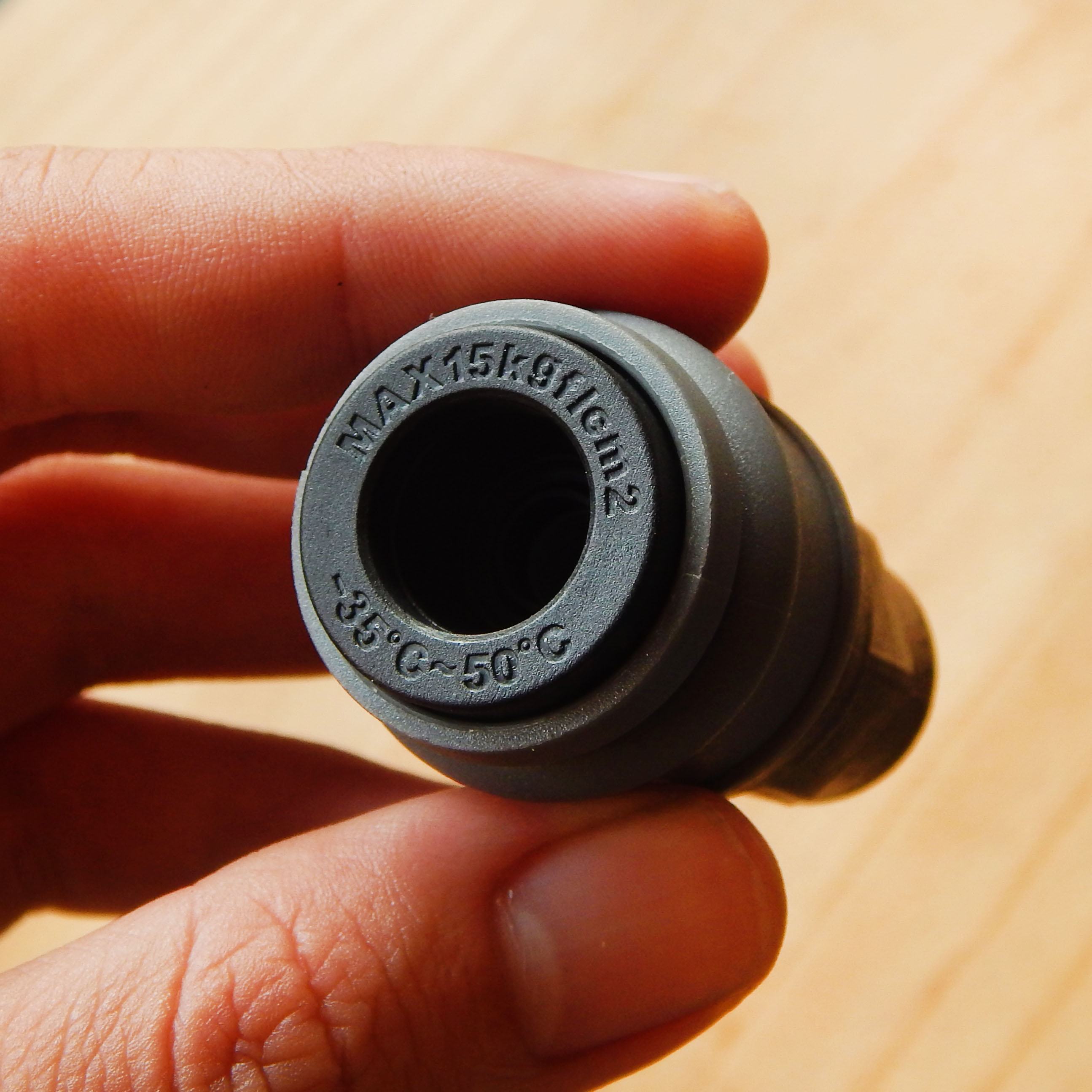 Bộ khớp nối nhanh khí nén ren trong 13mm / 17mm / 21mm bằng nhựa chất lượng chịu áp nén cao