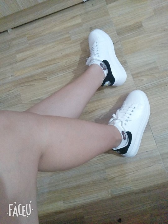 Giày Nữ Gót Thêu Hình Hoa Cúc Siêu Đẹp Dáng Giày Thể Thao Sneaker Cực Hót