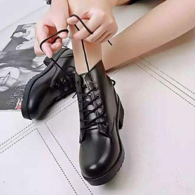 Giày bốt cột dây cổ cao