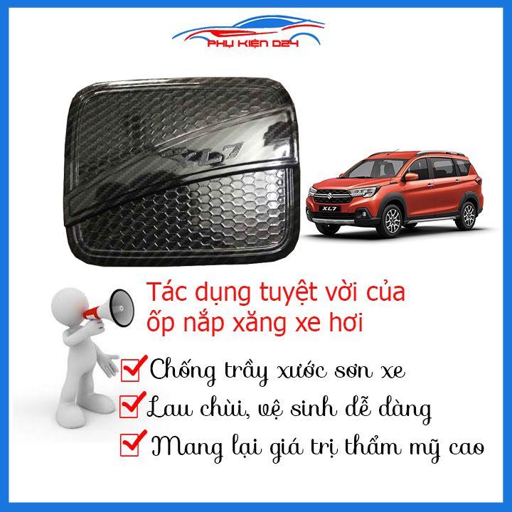 Ốp nắp bình xăng Suzuki XL7 2020-2021 vân cacbon chống trầy trang trí ô tô