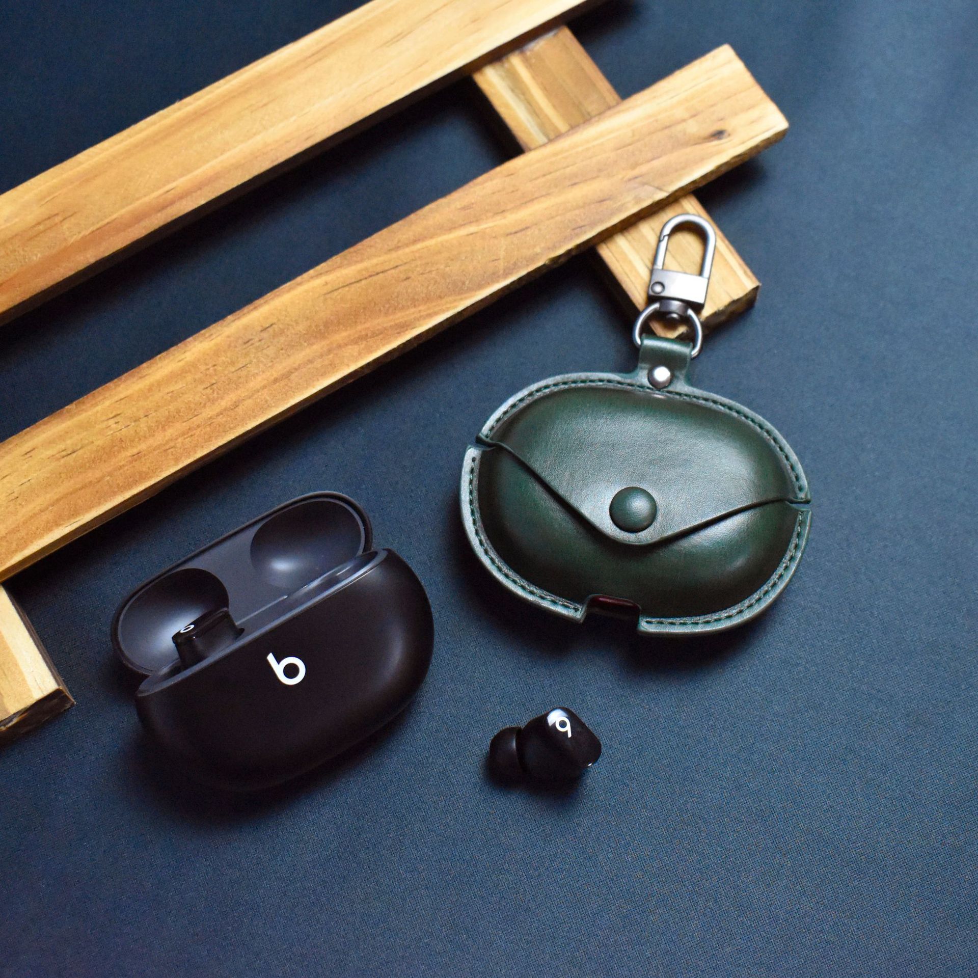 Bao Da Kai Dành cho Beats Studio Buds Kèm Móc Treo- Hàng Chính Hãng