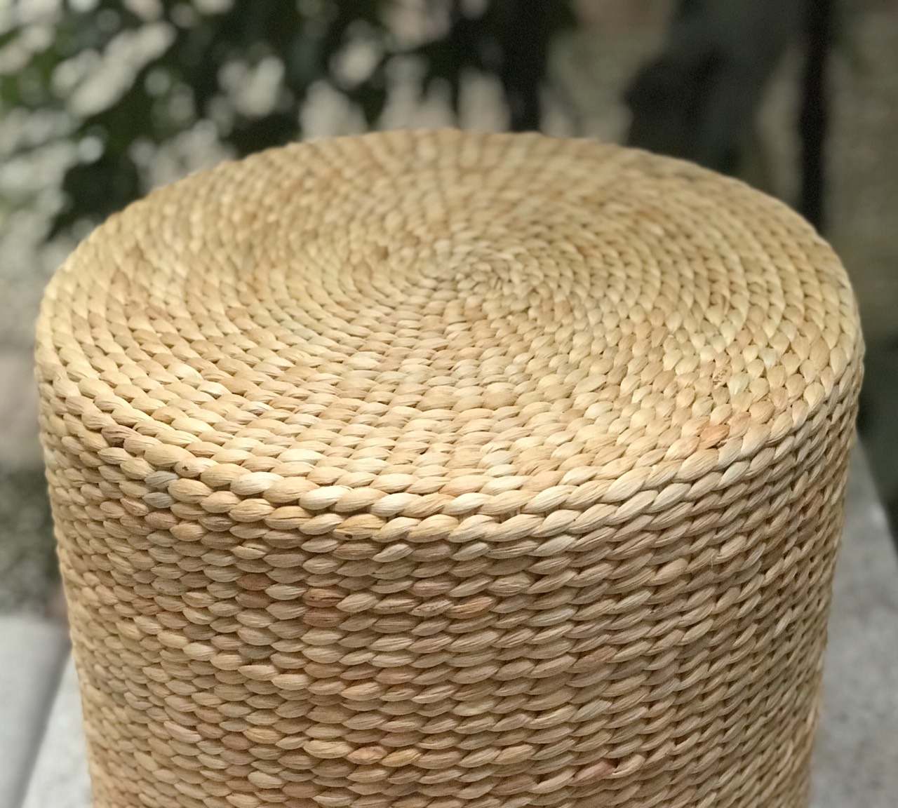 Ghế đôn ngồi lục bình đa năng hình tụ tròn dùng để ngồi hoặc làm bàn trà trang trí decor homestay hàng thủ công Việt Nam