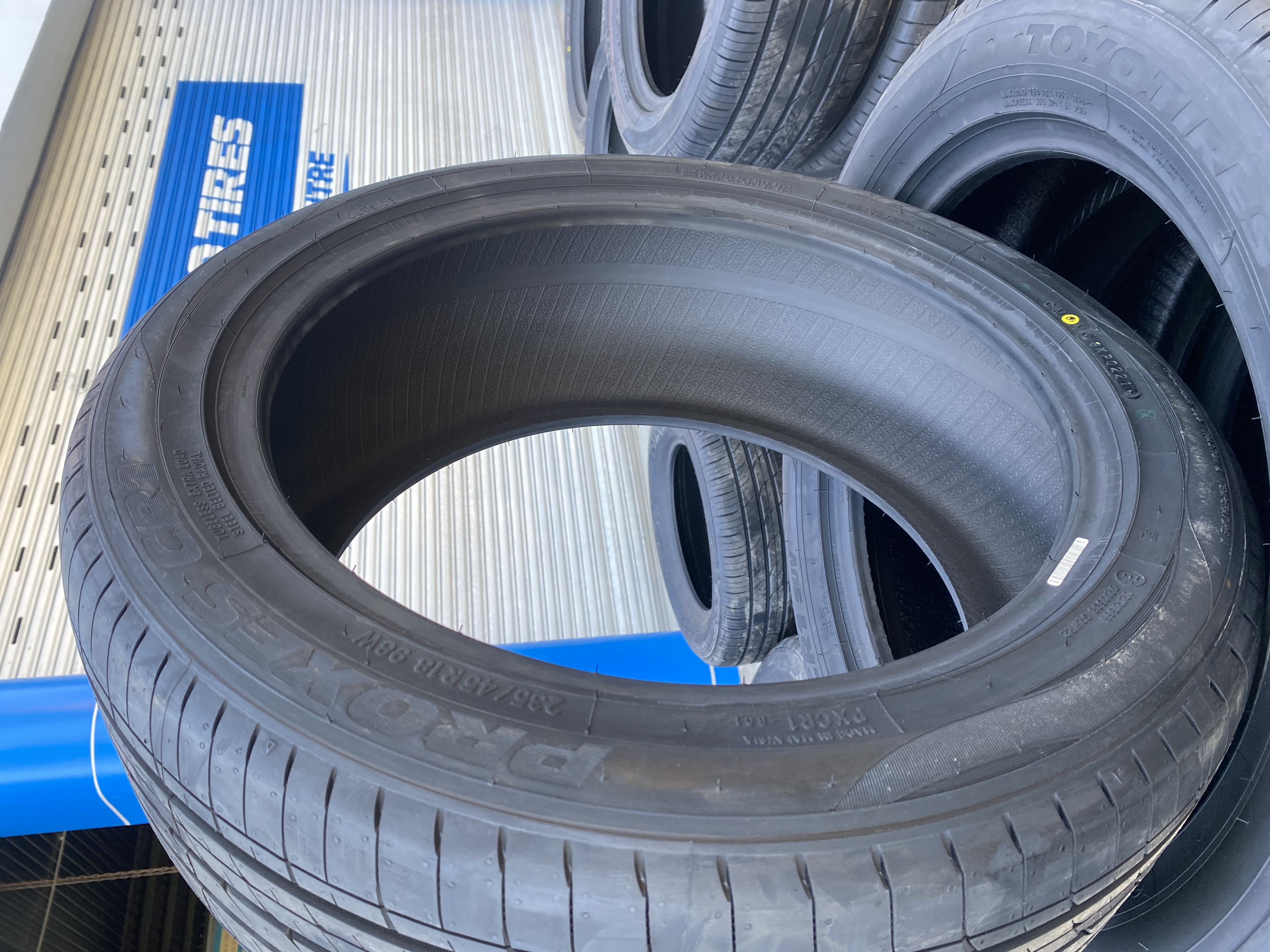 LỐP TOYO 205/55r16