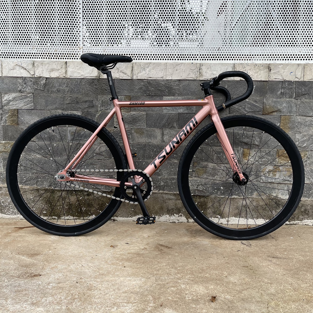 Xe đạp fixed gear TSUNAMI SNM100 cơ bản - Màu Rose gold