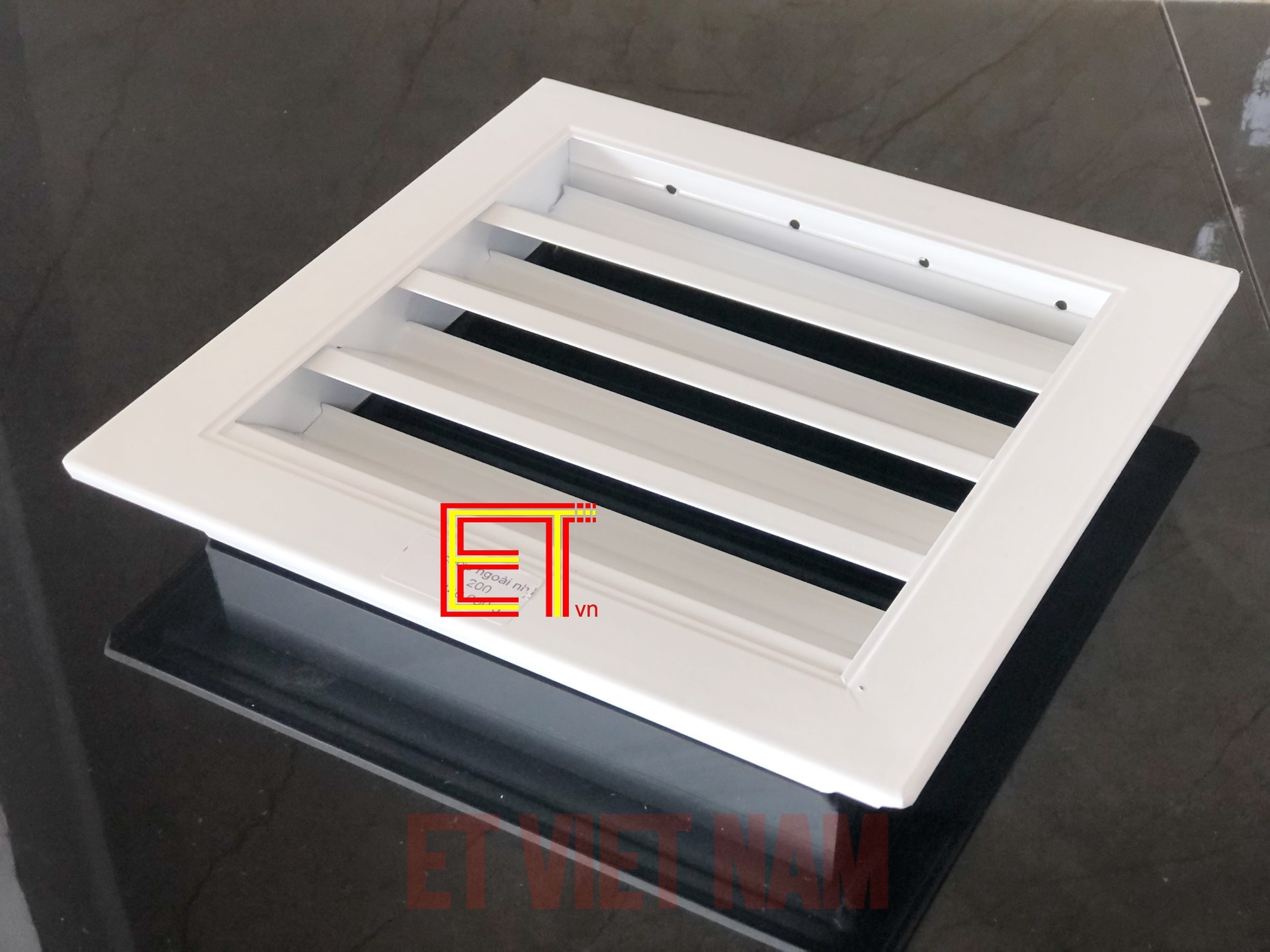 Mặt chớp che mưa, Mặt thoáng che mưa, Cửa gió, Louver  TNN 200 chống CHUỘT - MUỖI, chất liệu nhôm định hình sơn tĩnh điện siêu đẹp