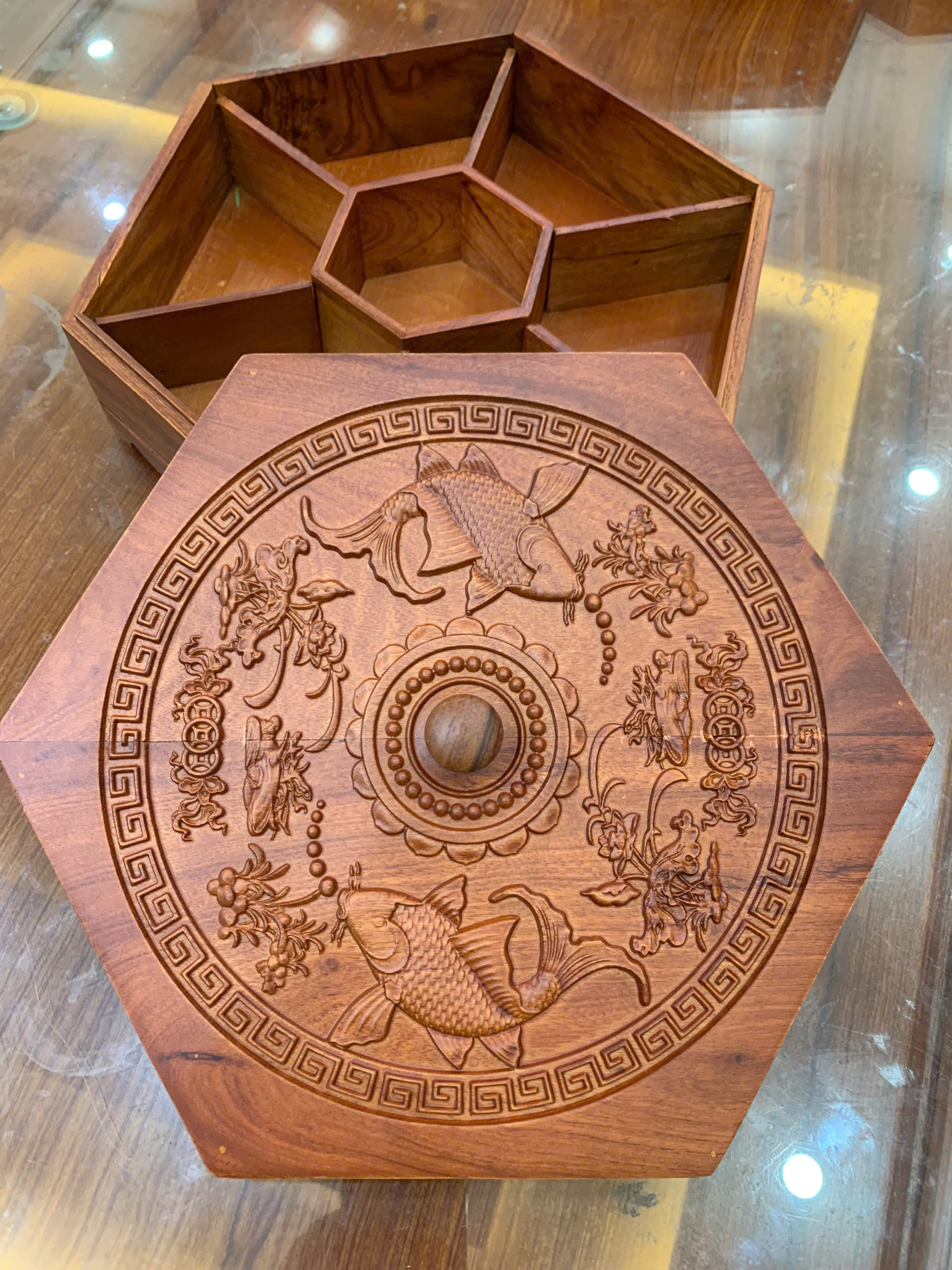 Khay Bánh Mứt Tết Hình Đôi Cá Vàng Gỗ Hương Tự Nhiên Đẹp