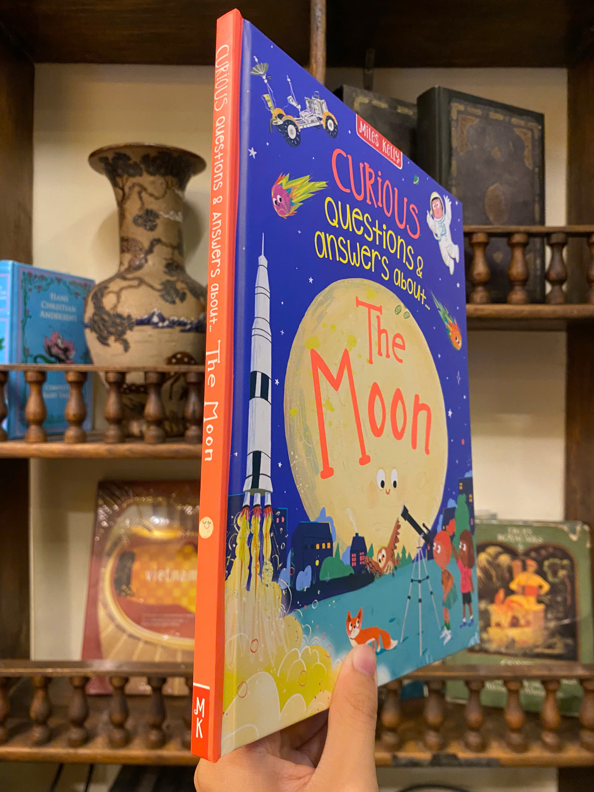 Sách - Curious Questions & Answers about The Moon by Anne Rooney | Children's Book | Bìa cứng