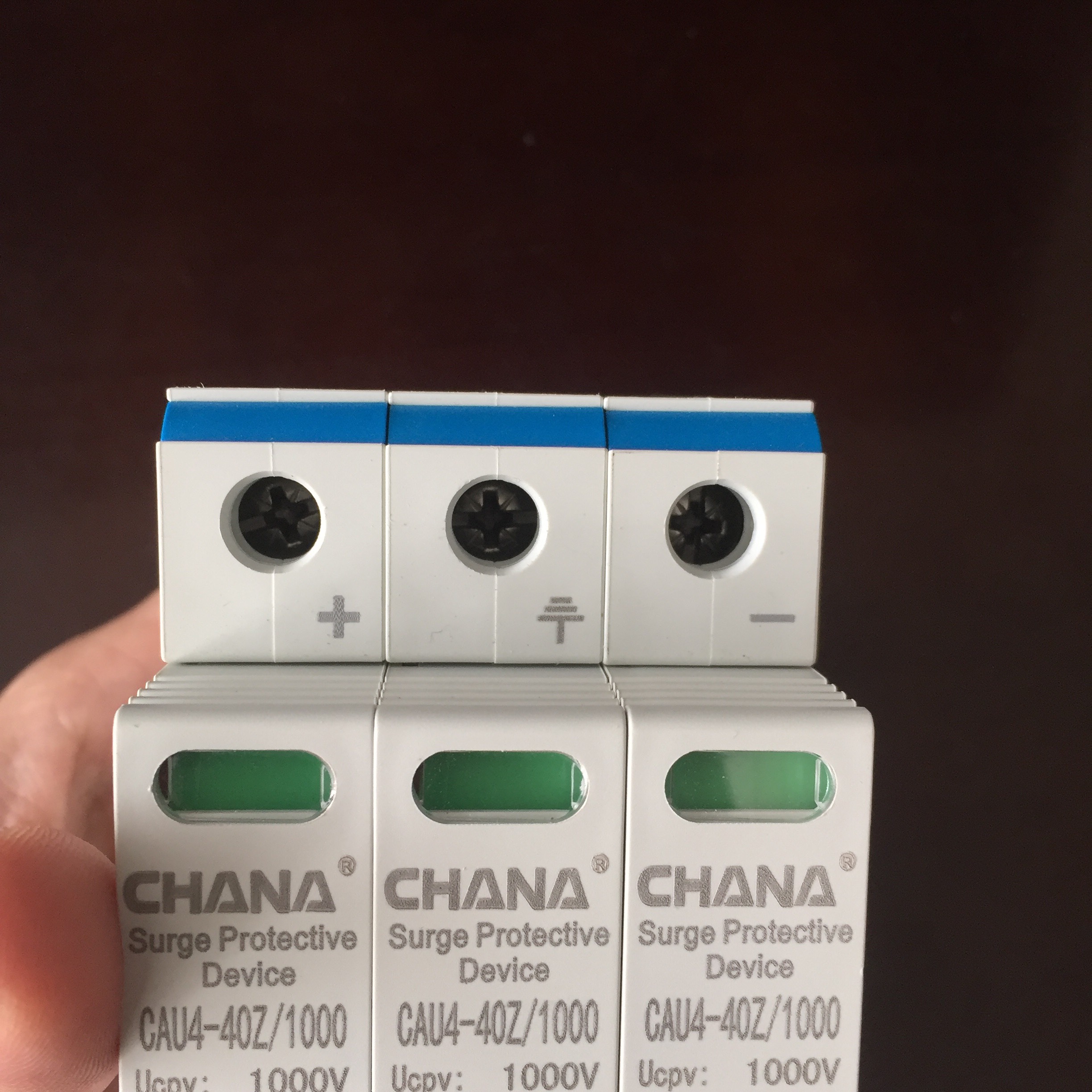 CB thiết bị chống sét lan truyền DC một chiều bảo vệ mạch bảo vệ quang điện GIVASOLAR CHANA DC 1000V