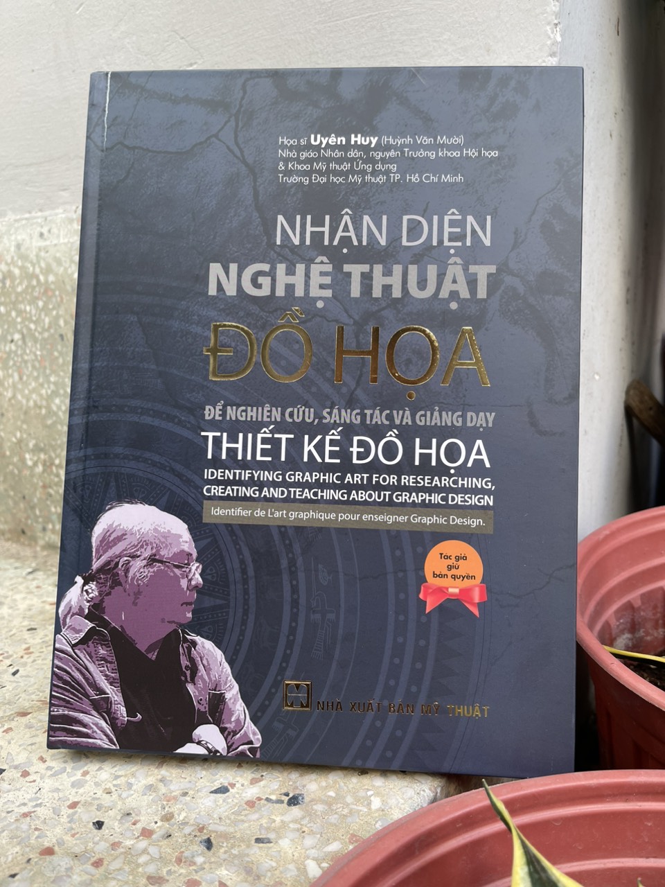 Nhận Diện Nghệ Thuật Đồ Họa - Để nghiên cứu , sáng tác và giảng dạy Thiết Kế Đồ Họa ( Tặng kèm sổ tay xương rồng )
