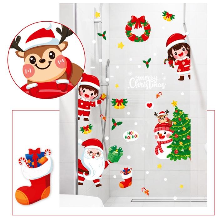 Decal dán tường trang trí Noel - 2 Bé và các bạn đón chào khách đêm giáng sinh