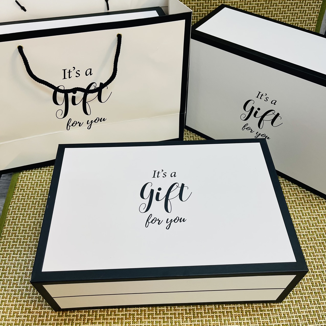 Hộp túi quà size to Gift for you, thiết kế sang trọng, kích thước lớn đựng giày, quần áo, túi xách, hộp quà bất ngờ