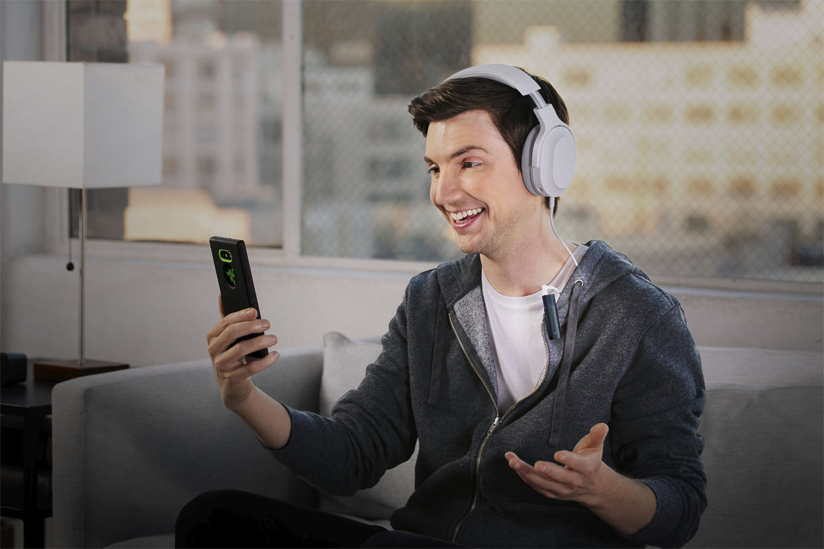 Thiết bị thu âm Razer Seiren BT Bluetooth Microphone for Mobile Streaming RZ19-04150100-R3M1 _Hàng chính hãng