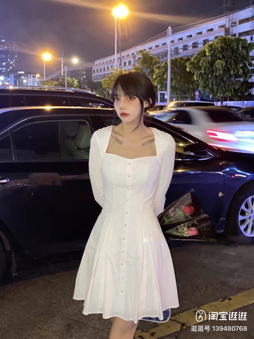 Đầm xoè tay dài xớ gỗ cổ vuông dự tiệc
