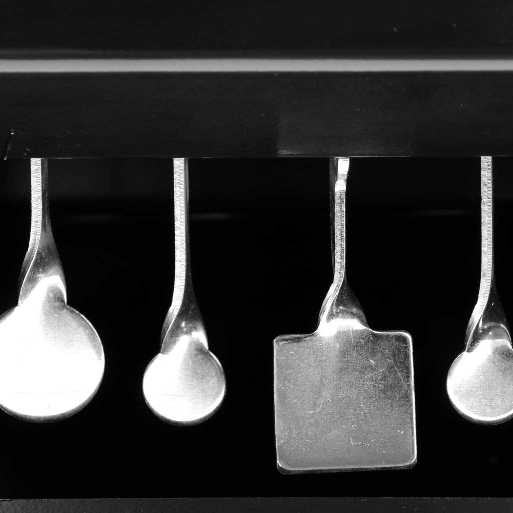 Metal Pellet  with  Pellet Catcher Auto Reset Target Black