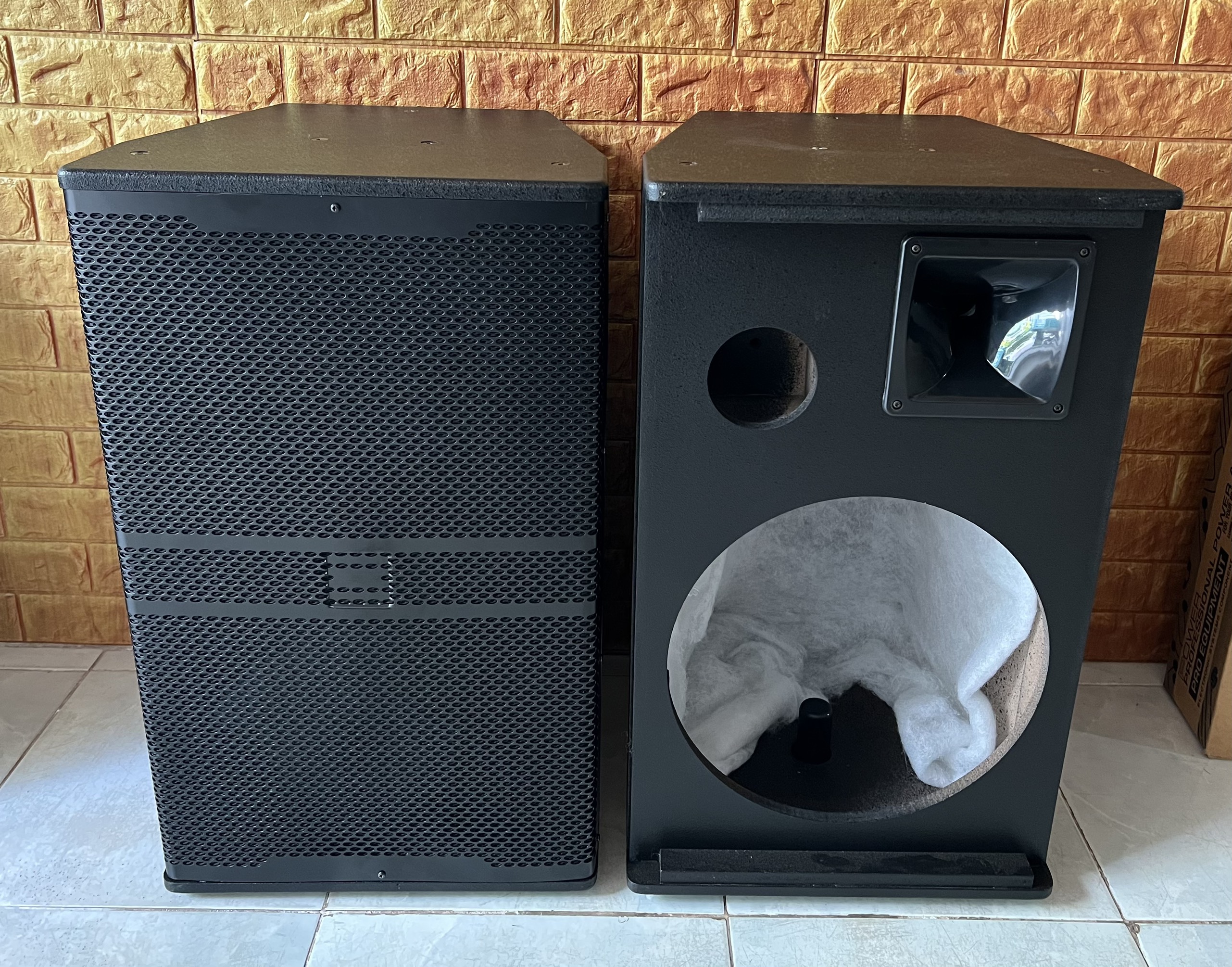 Vỏ thùng loa 4 tấc 1 bass 40 và 1 chép kèn, 1 mid Hải Triều