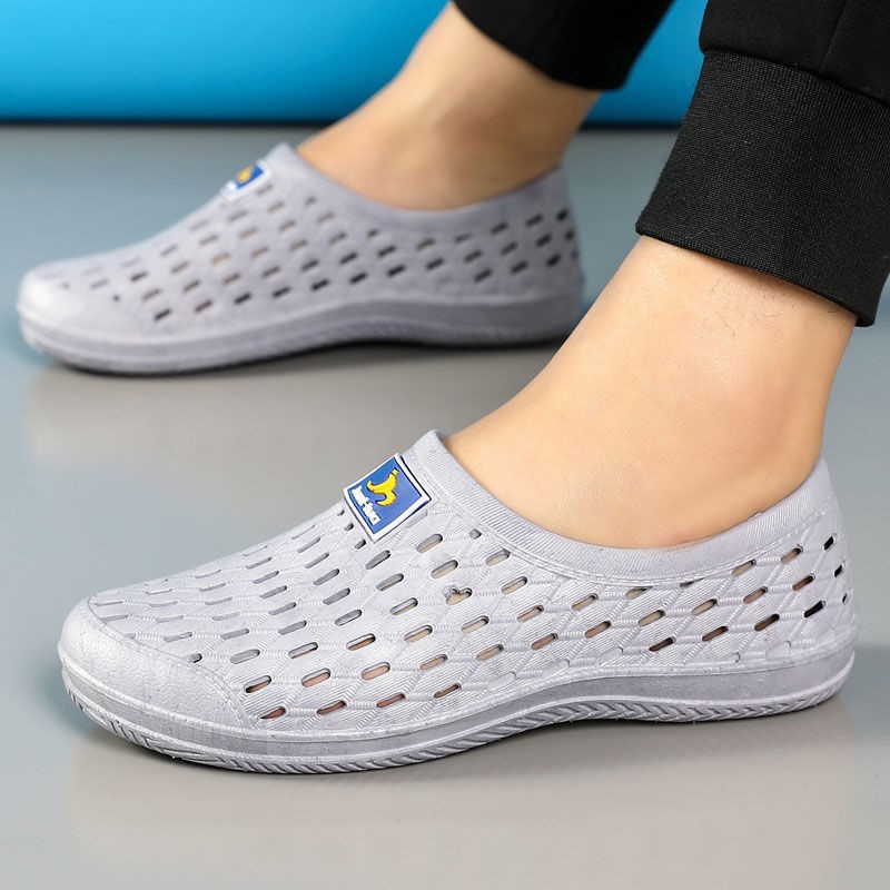 Giày nam nhựa thể thao siêu nhẹ êm chân lỗ thoáng khí đi mưa chống nước thoải mái siêu bền V318