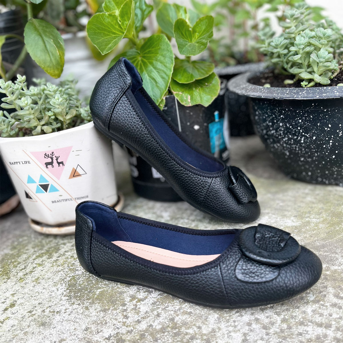 Giày búp bê da bò mũi tròn khóa vuông đế bằng Trường Hải da mềm 2 màu đen,kem GBB525