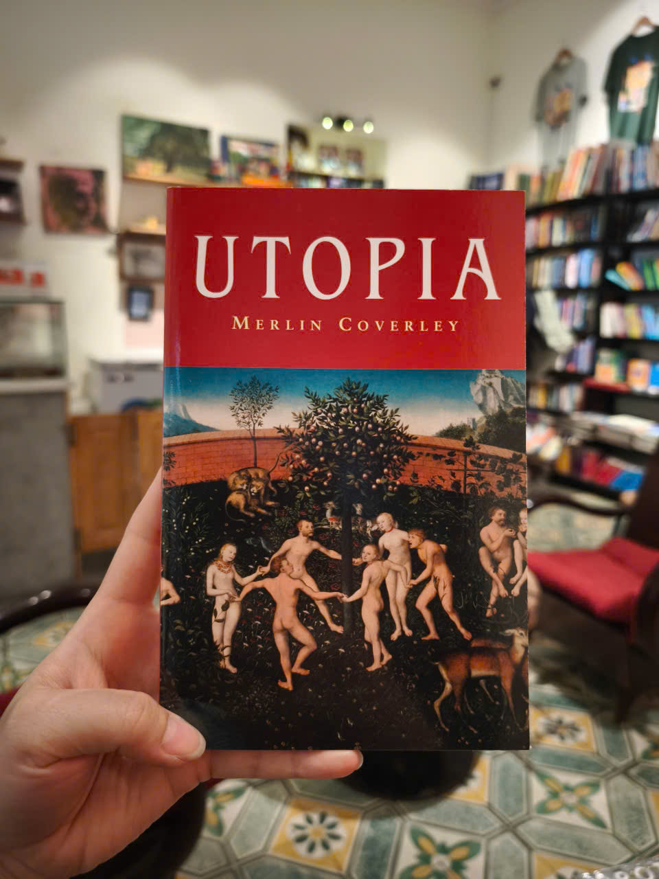 Sách - Utopia by Merlin Coverley - Pocket Essentials - Nonfiction in English