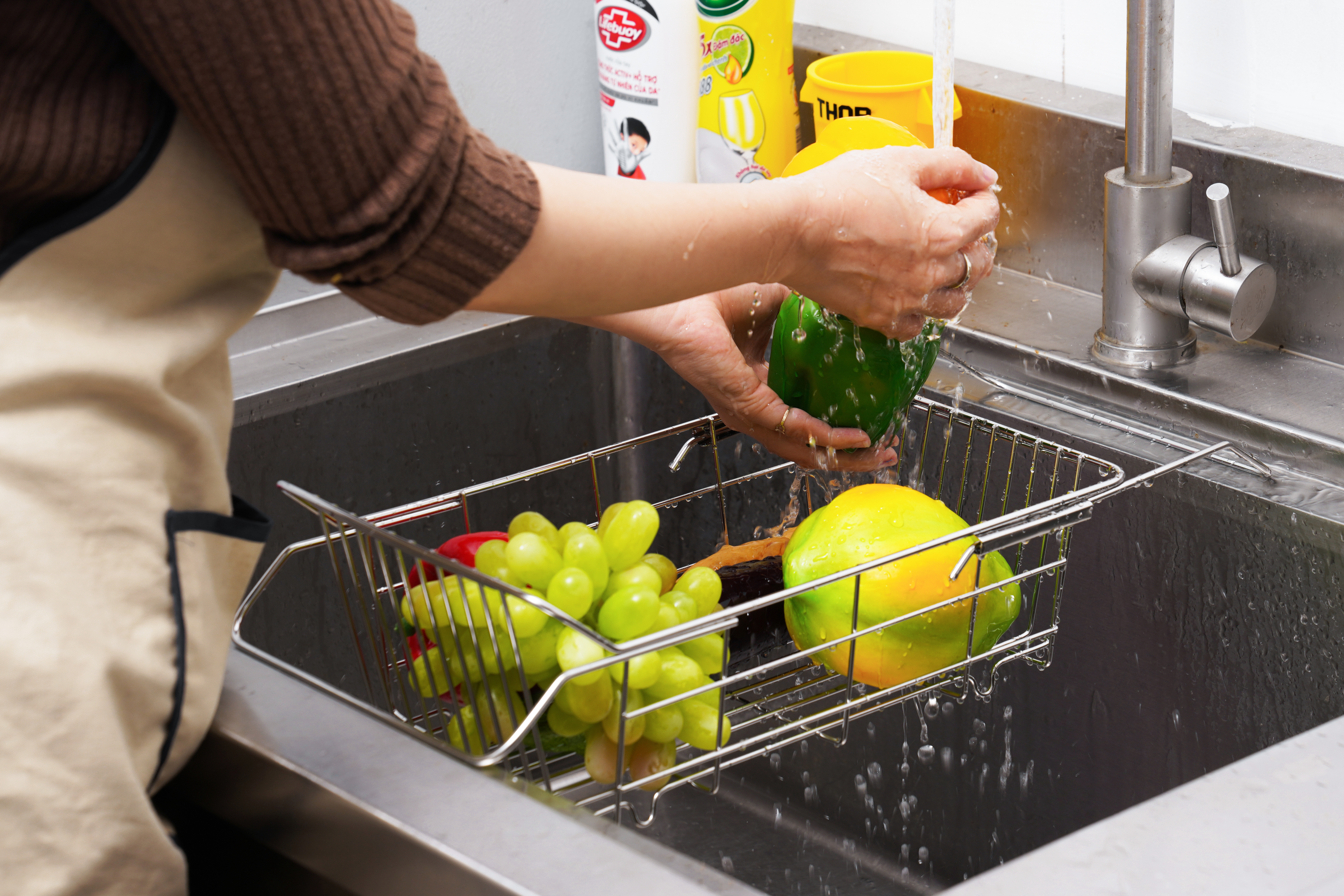 Kệ inox gác bồn rửa chén điều chỉnh kích thước, rổ inox đa năng úp cho chậu rửa bát, khay đa năng