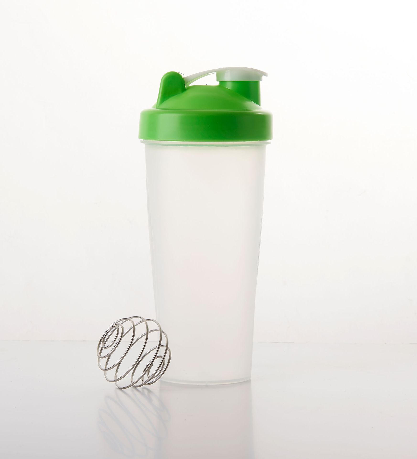 Bình lắc tập gym bình nước shaker thể thao 600ml có quả cầu lò xo giúp hòa tan sữa bột và chất khó tan