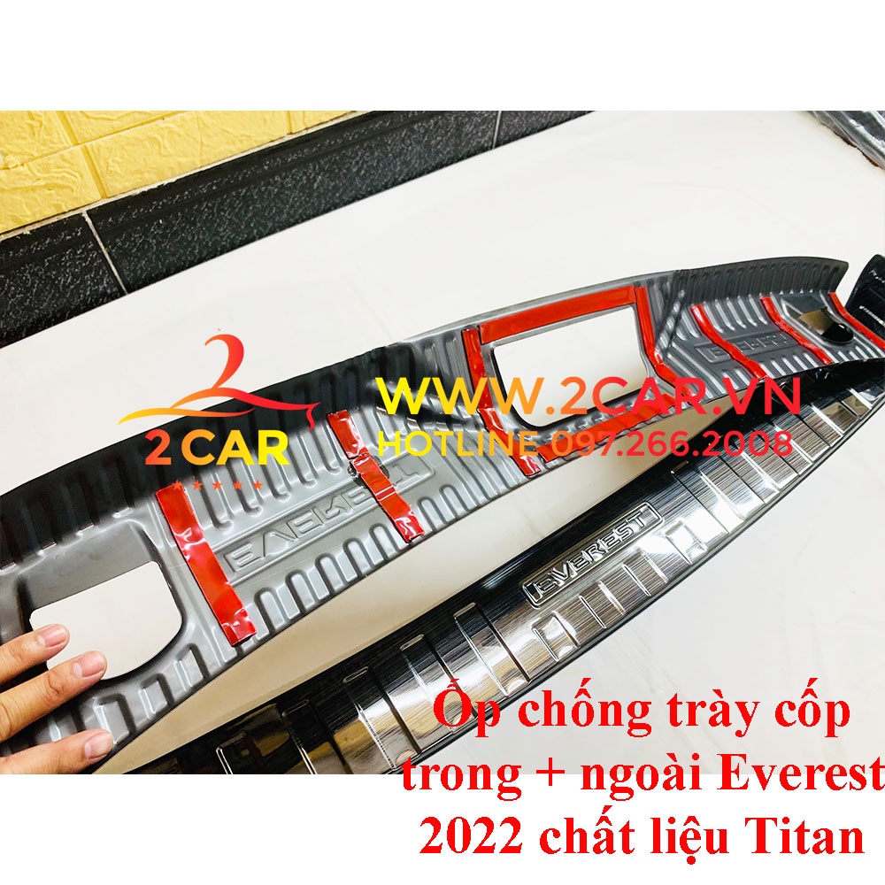 Ốp chống trầy cốp trong, ngoài xe Ford Everest 2022 2023 chất liệu Titan cao cấp