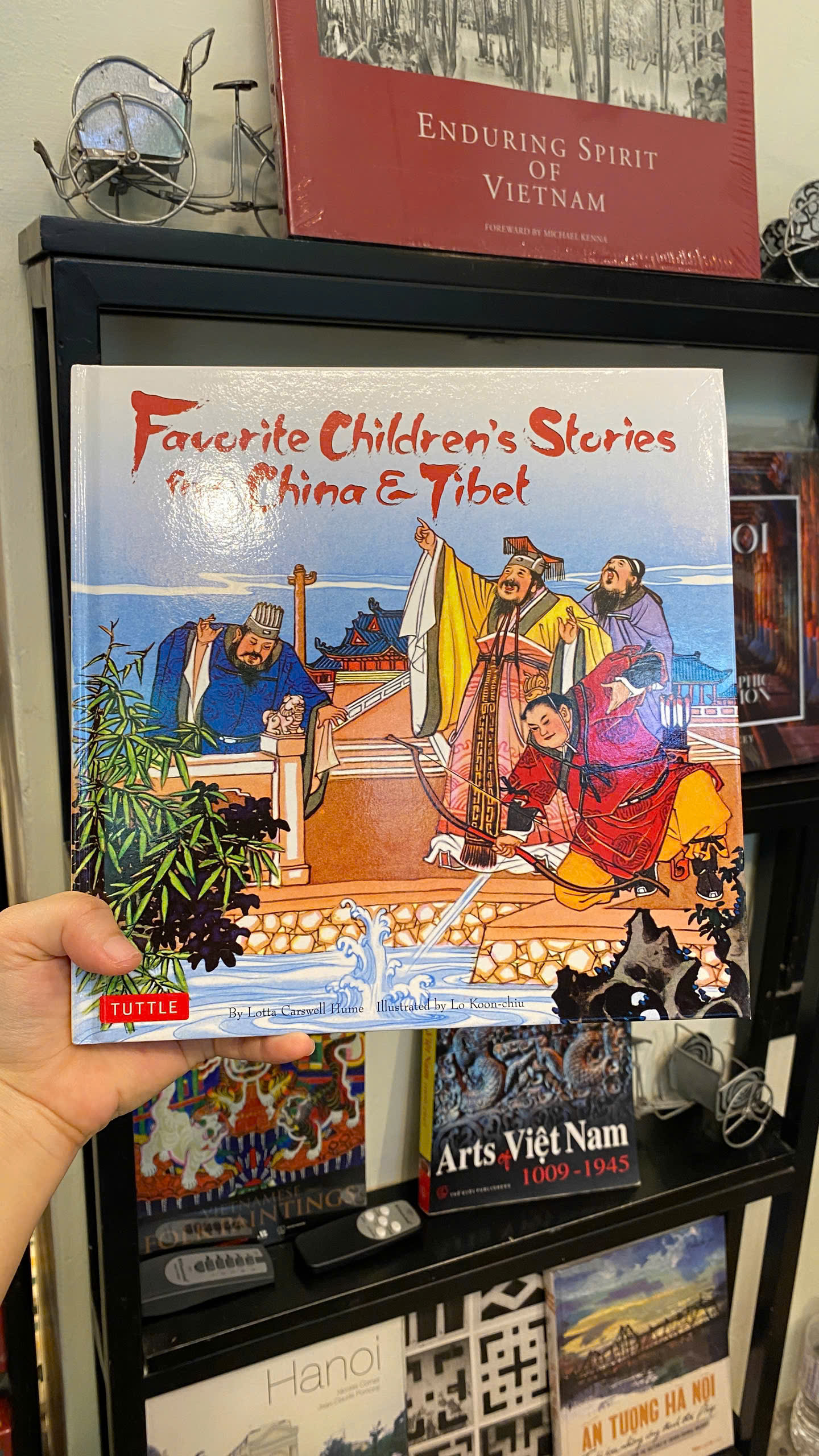Sách - Favorite Children's Stories from China & Tibet | Childrens Short Stories / Ngoại văn Bìa cứng