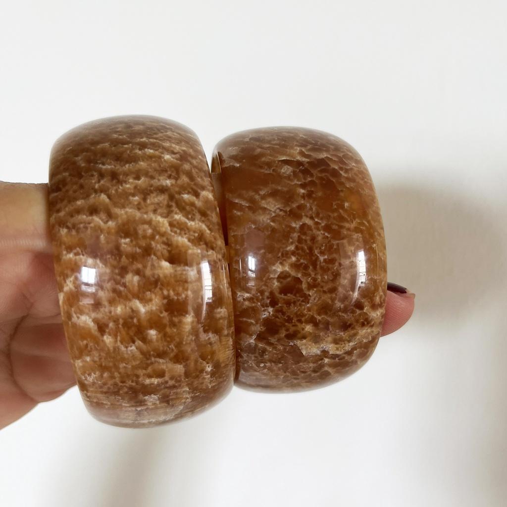 Vòng tay đá thật màu vàng mật bản 3cm ngọc nhiều size cho người mệnh KIM và THỔ