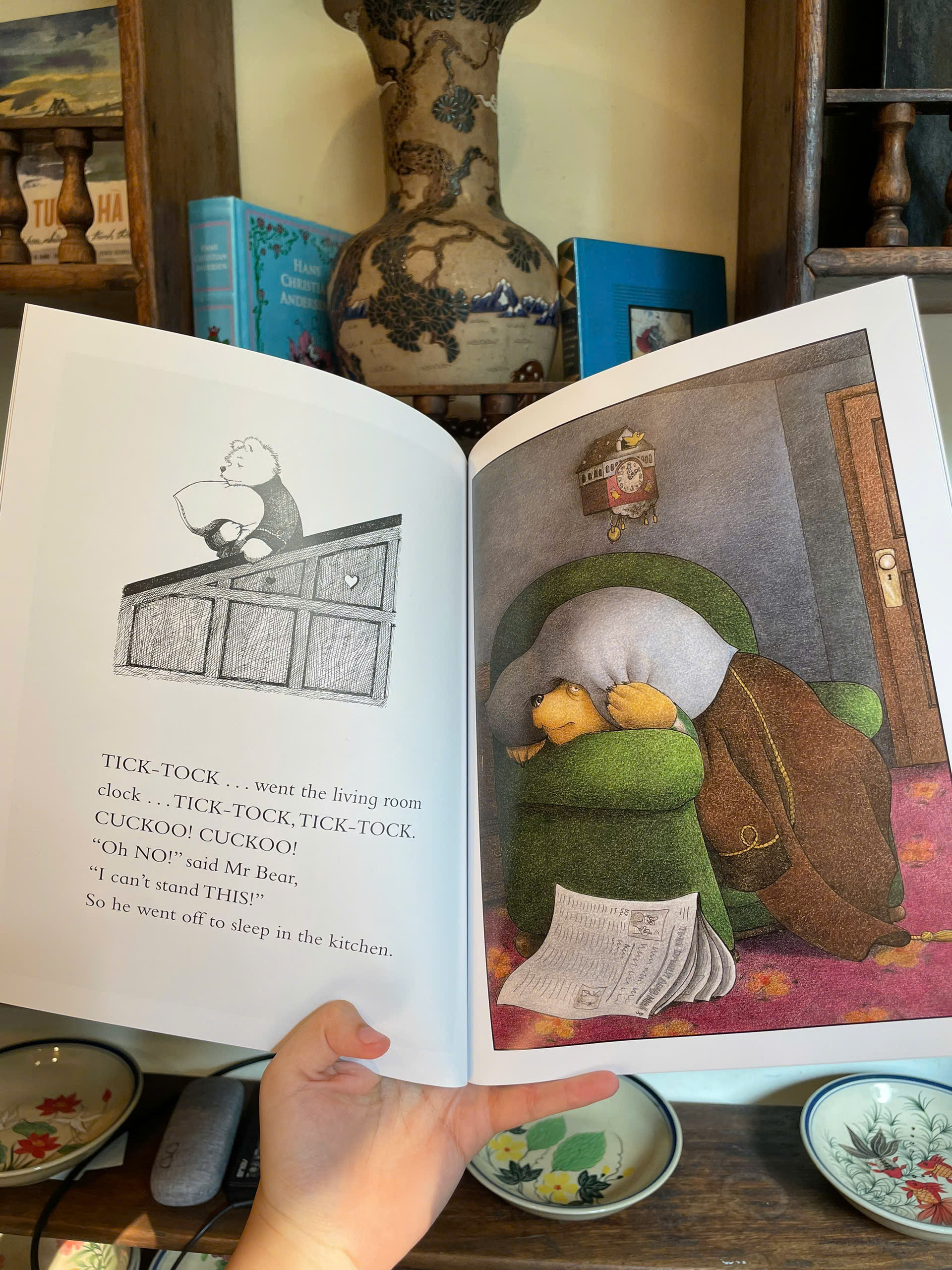 Sách - Peace at Last by Jill Murphy - Children Picture Story book in English UK - Sách Ngoại Văn